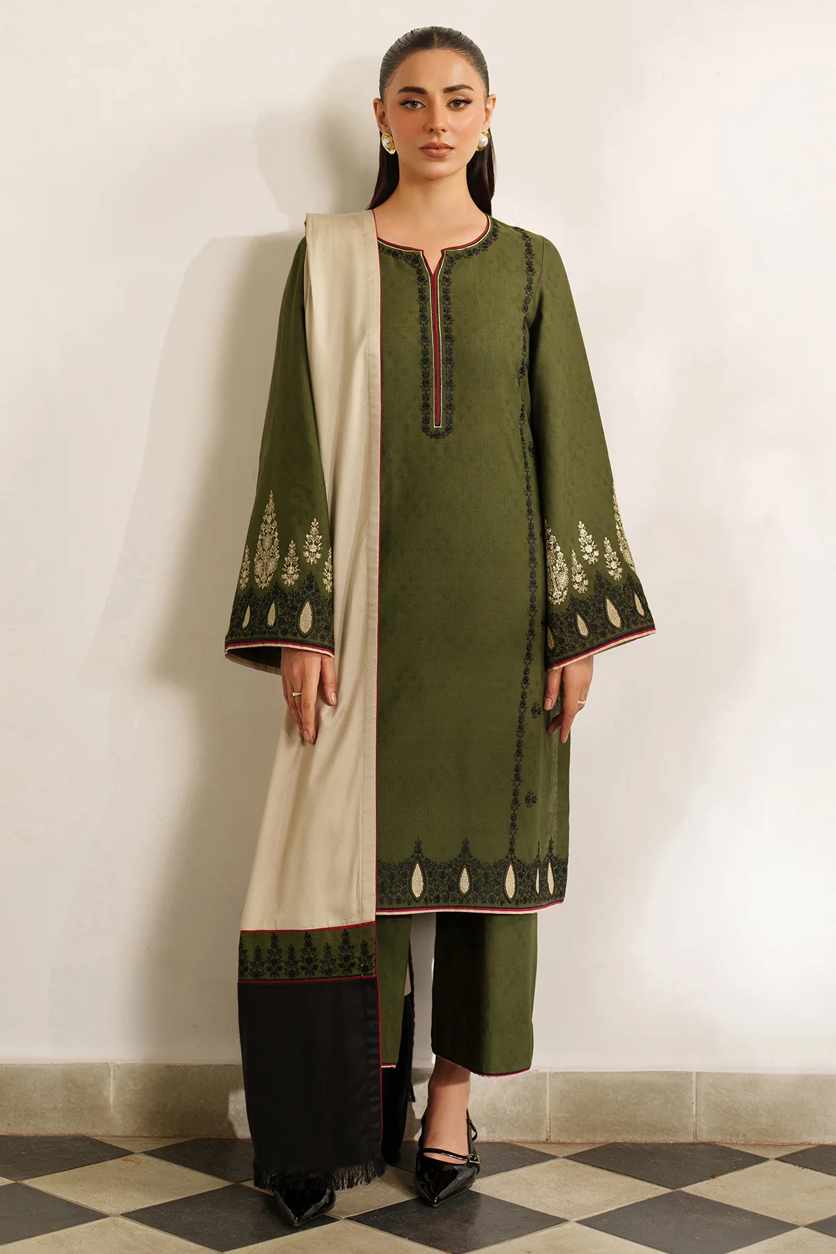 EMBROIDERED JACQUARD KHADDAR RTW-1251