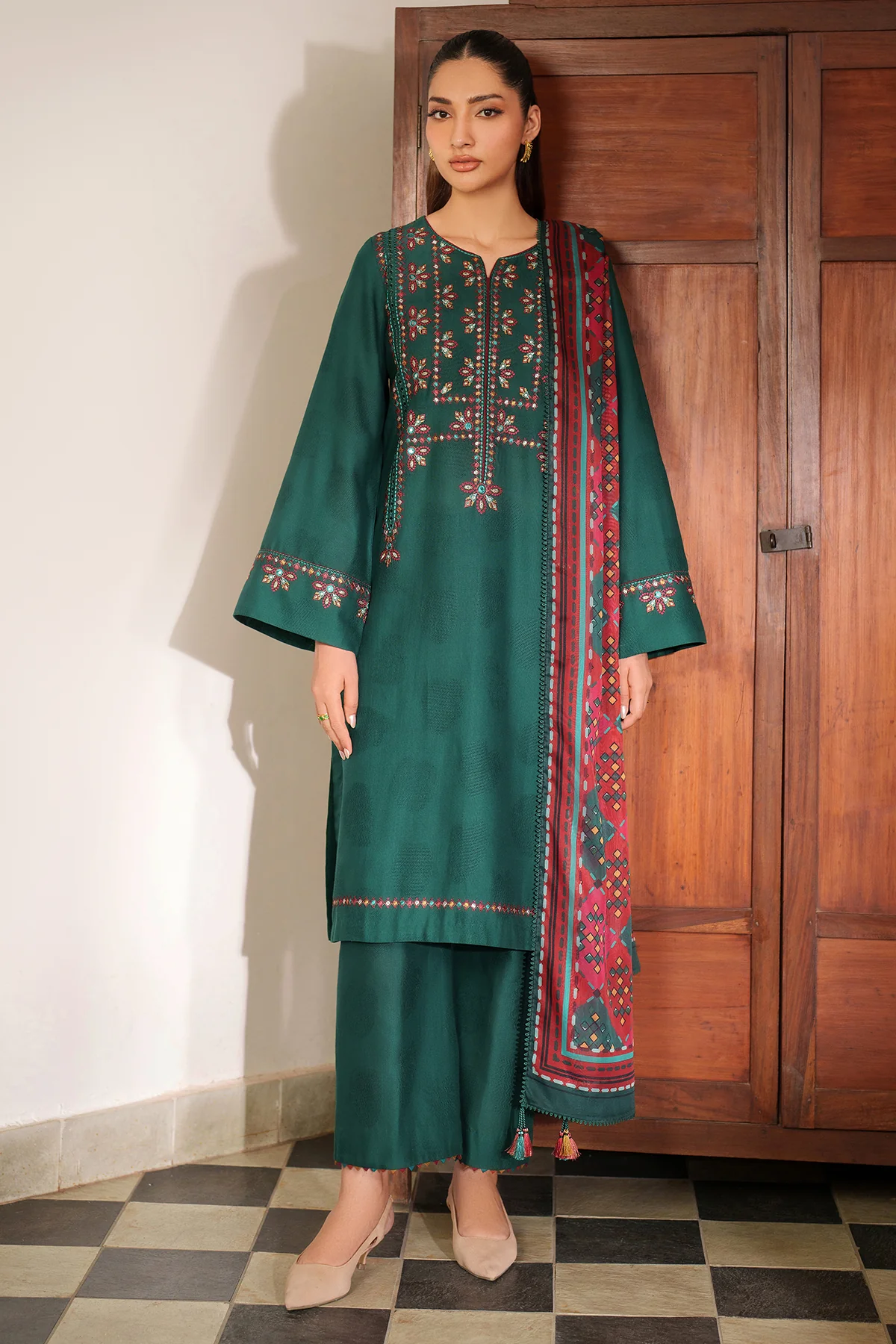 EMBROIDERED JACQUARD KHADDAR UW-0146