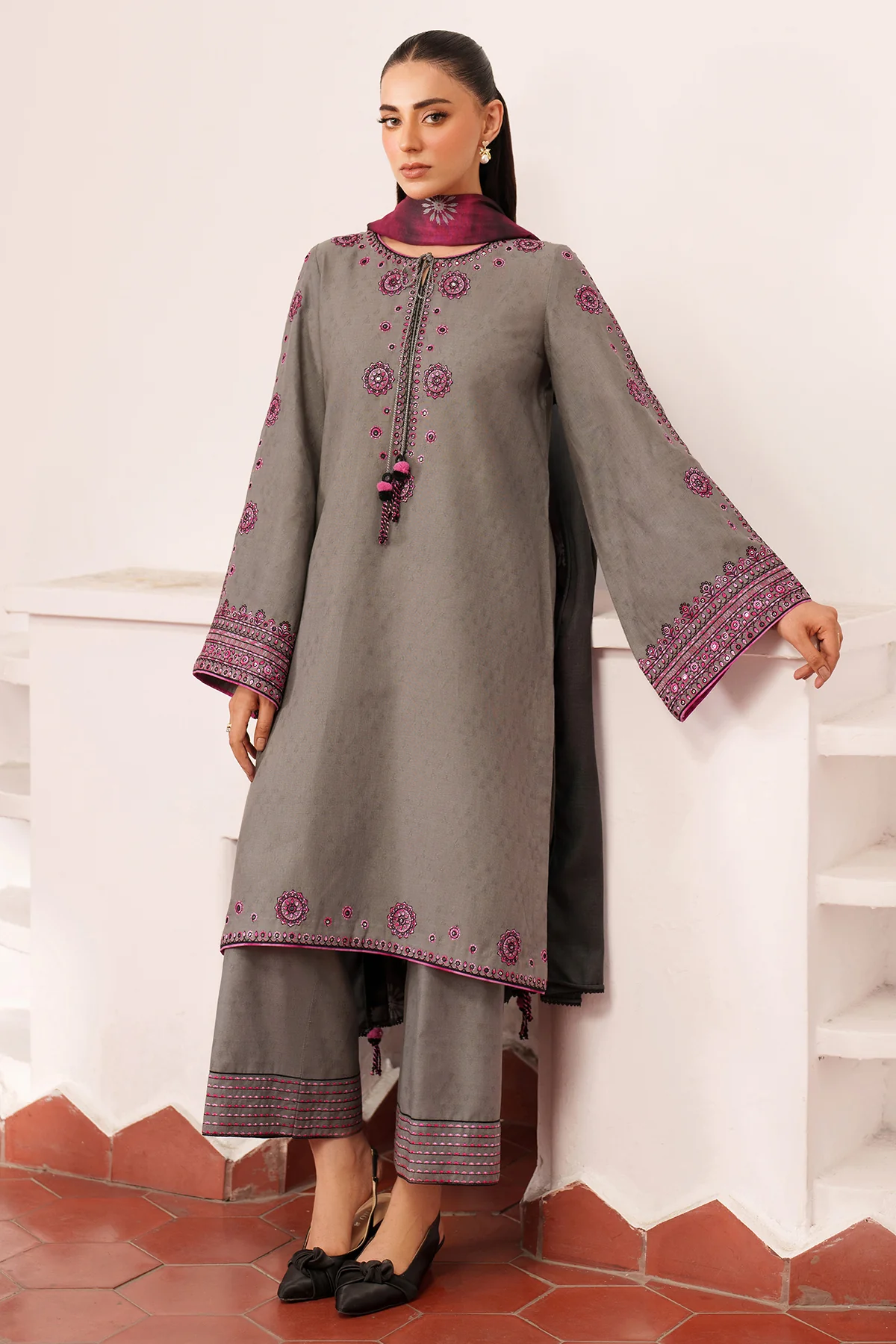 EMBROIDERED JACQUARD KHADDAR UW-0151