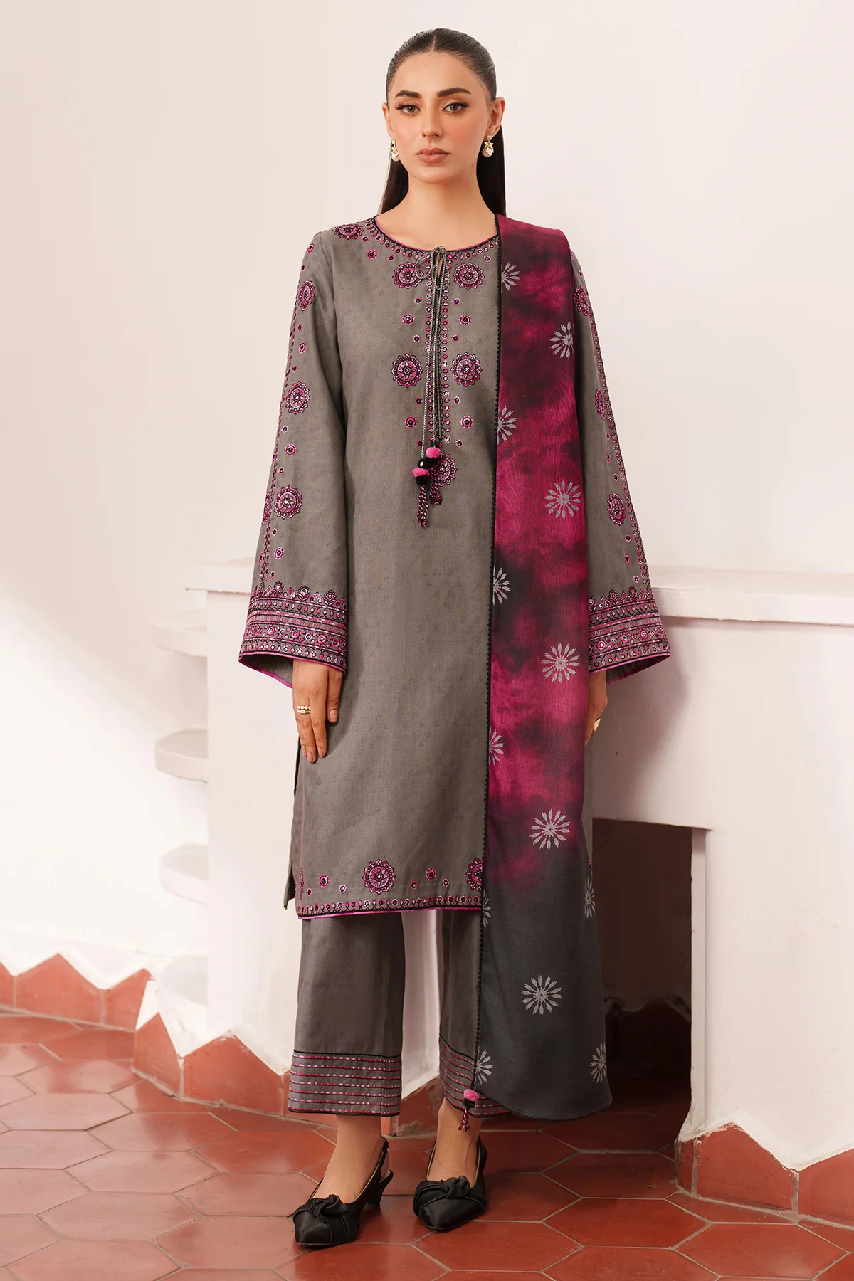 EMBROIDERED JACQUARD KHADDAR UW-0151 4 EMBROIDERED JACQUARD KHADDAR UW-0151