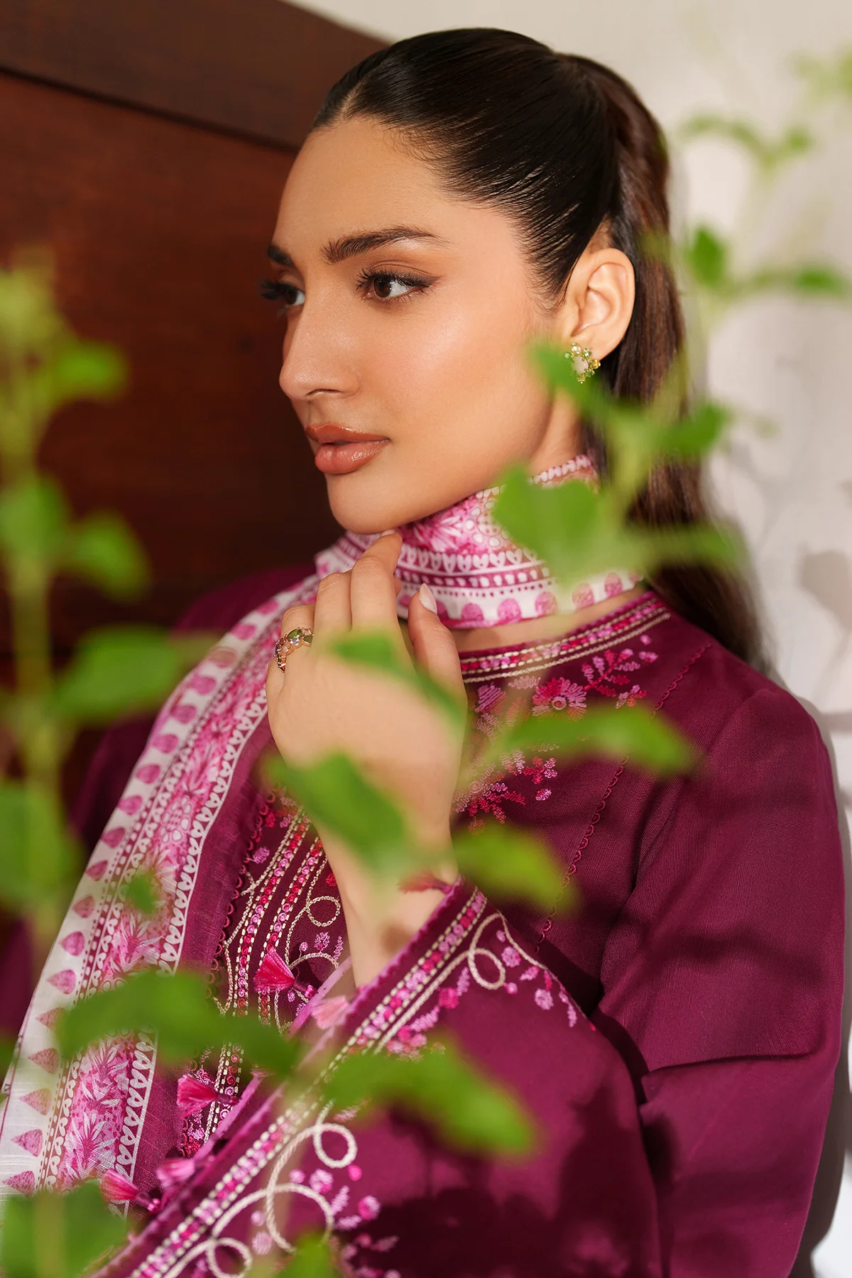 EMBROIDERED KHADDAR UW-0155 8 EMBROIDERED KHADDAR UW-0155