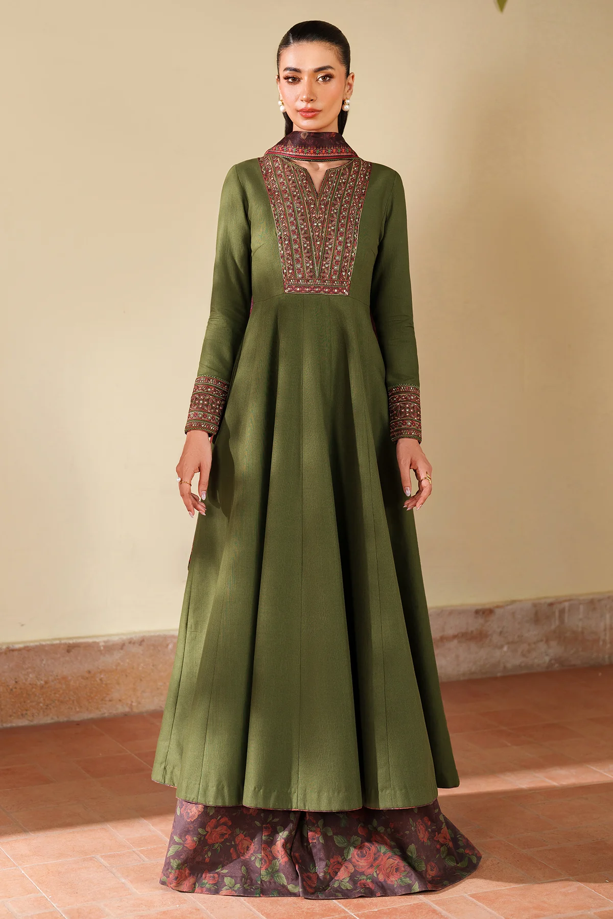 EMBROIDERED KHADDAR UW-0197 7 EMBROIDERED KHADDAR UW-0197