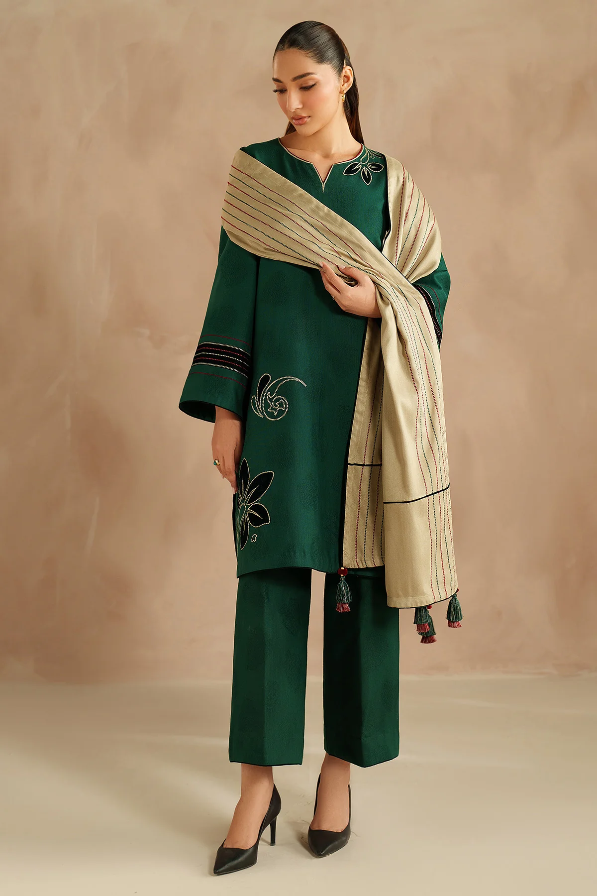 EMBROIDERED JACQUARD KHADDAR UW-0168