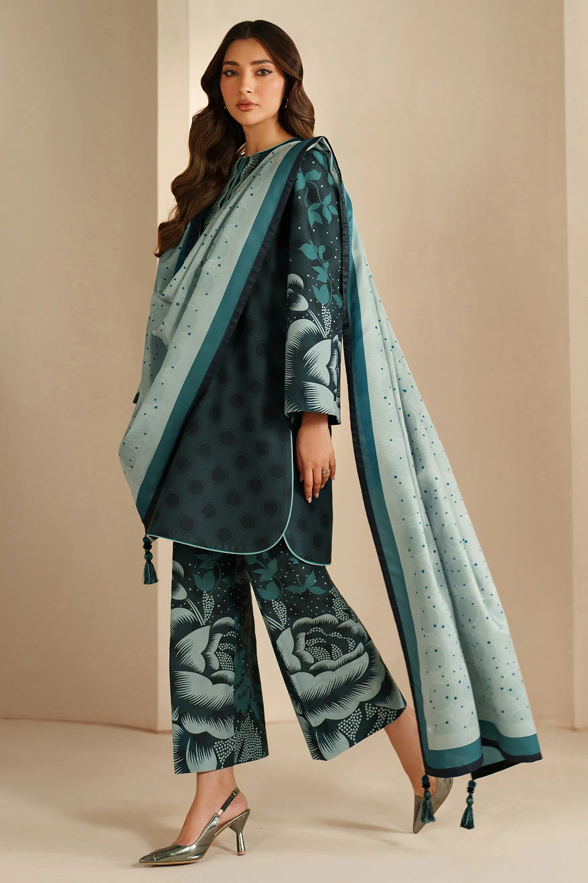 EMBROIDERED PREMIUM VISCOSE UW-0202 1 EMBROIDERED PREMIUM VISCOSE UW-0202