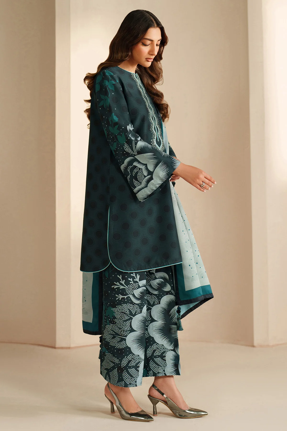 EMBROIDERED PREMIUM VISCOSE UW-0202 5 EMBROIDERED PREMIUM VISCOSE UW-0202