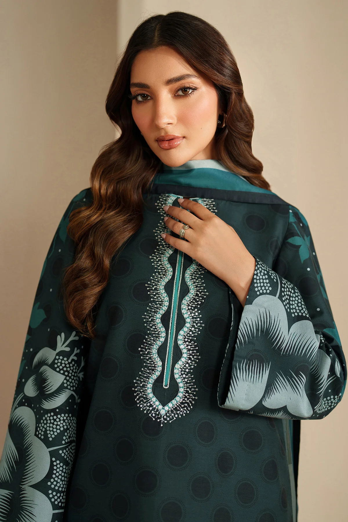 EMBROIDERED PREMIUM VISCOSE UW-0202 8 EMBROIDERED PREMIUM VISCOSE UW-0202
