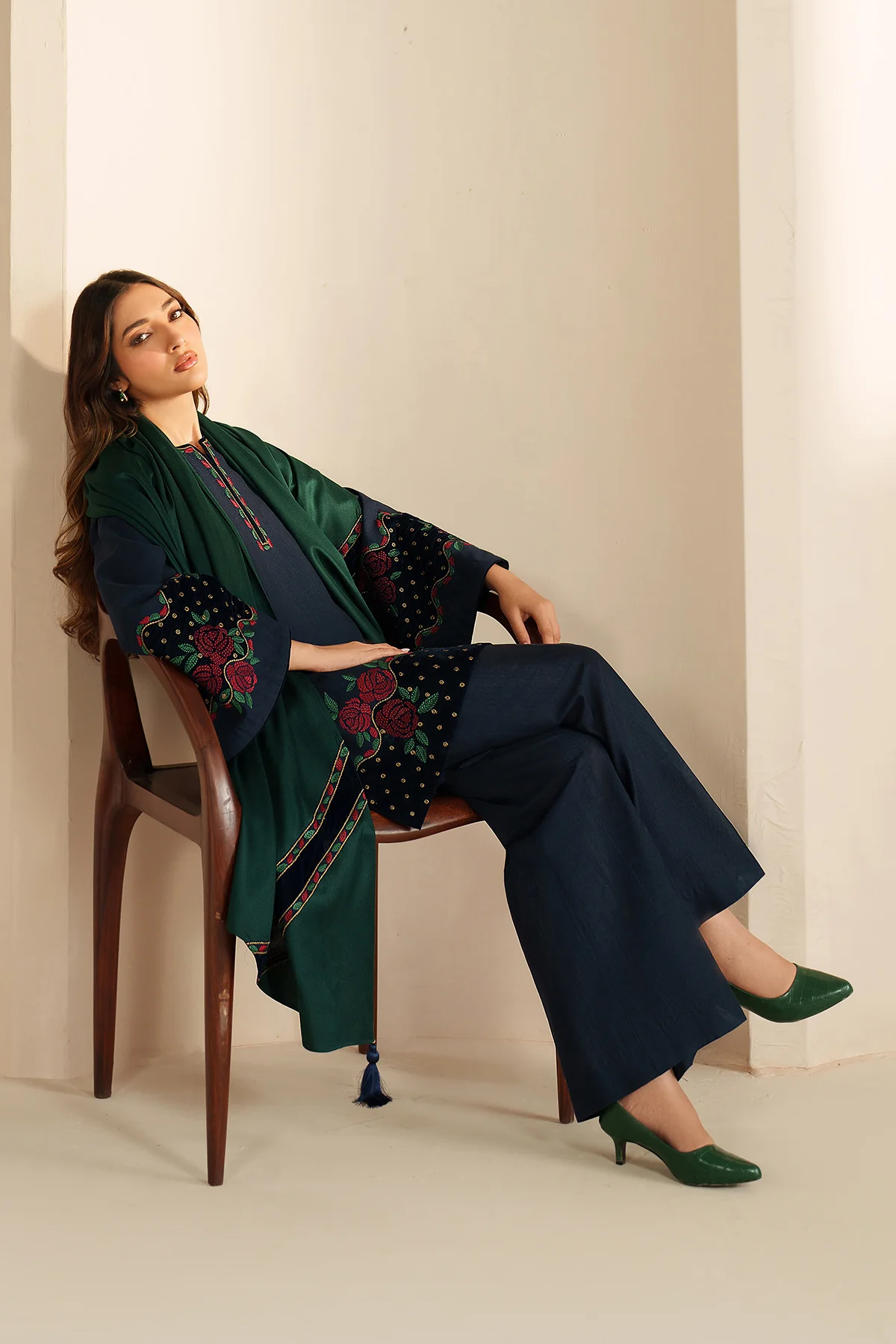 EMBROIDERED KHADDAR UW-0196 1 EMBROIDERED KHADDAR UW-0196
