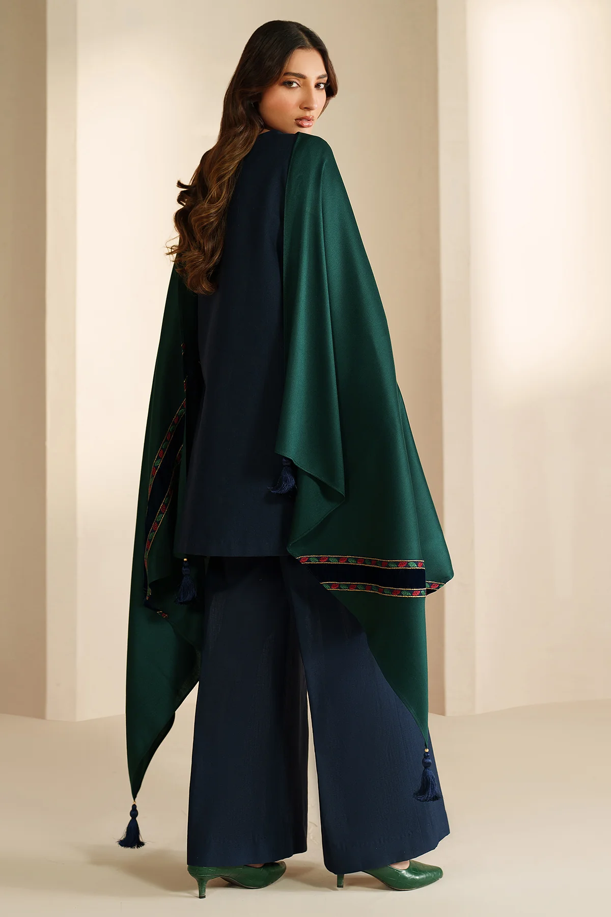 EMBROIDERED KHADDAR UW-0196 3 EMBROIDERED KHADDAR UW-0196