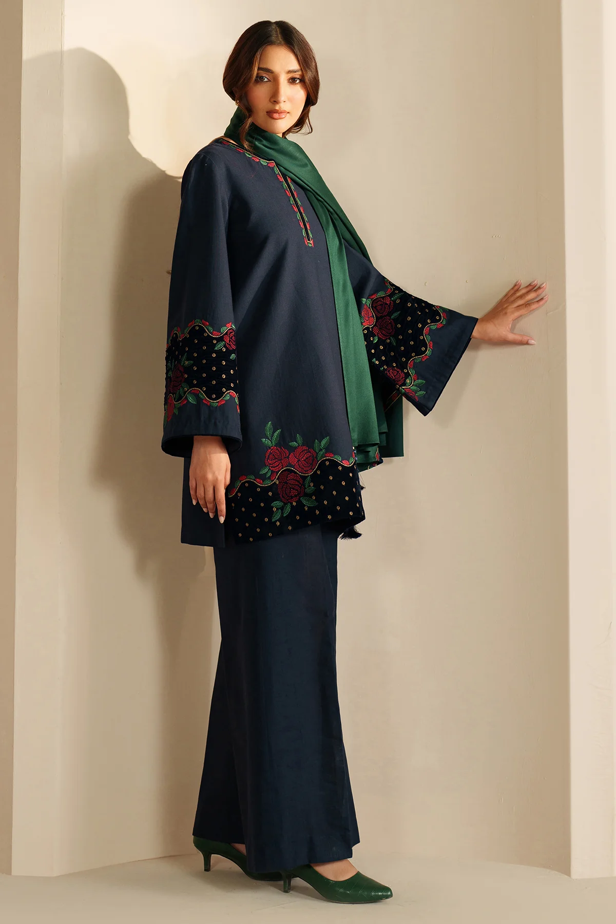 EMBROIDERED KHADDAR UW-0196 4 EMBROIDERED KHADDAR UW-0196