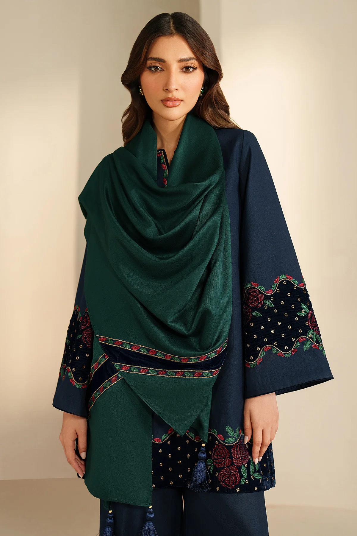 EMBROIDERED KHADDAR UW-0196 6 EMBROIDERED KHADDAR UW-0196