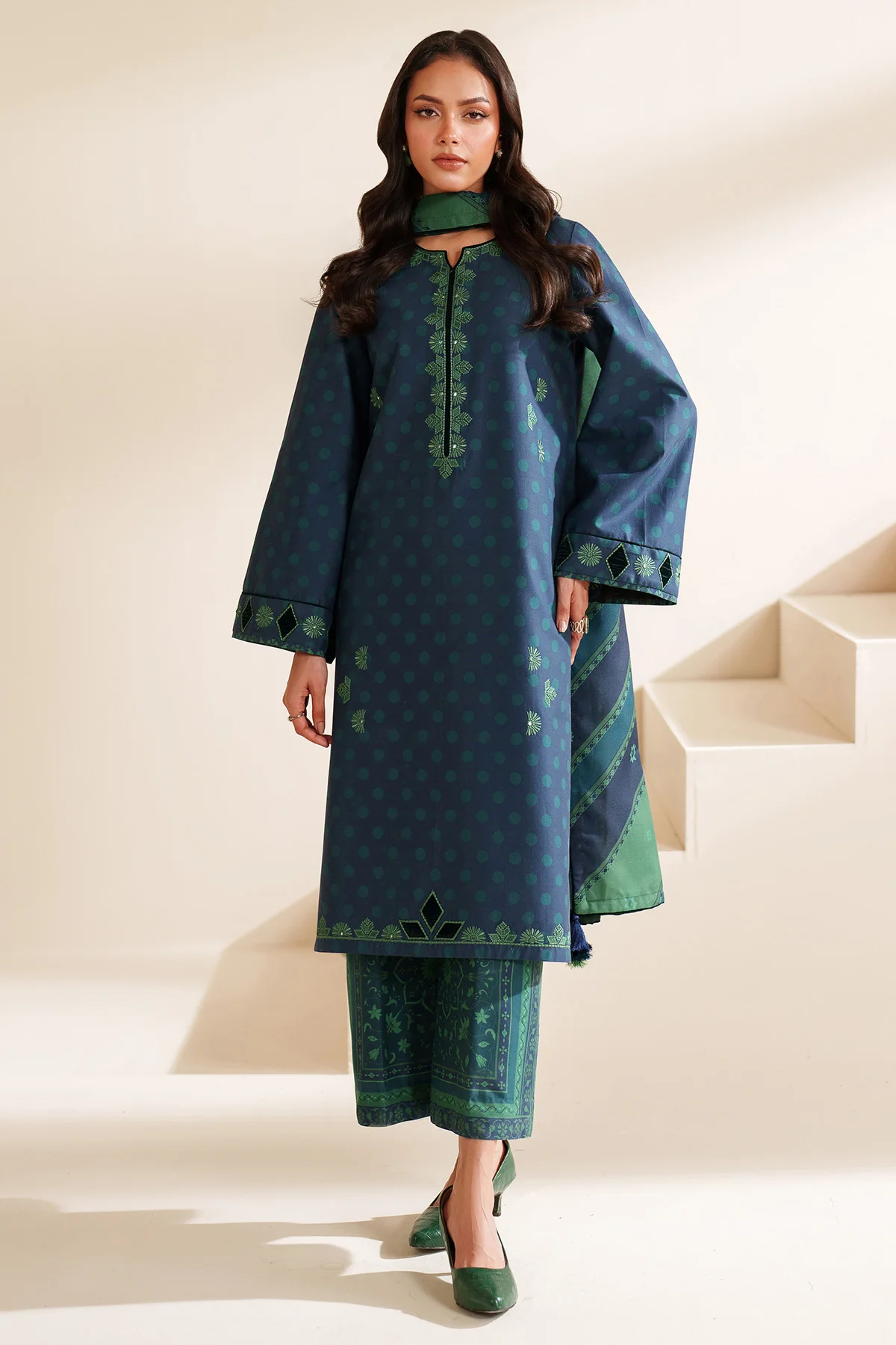 EMBROIDERED PREMIUM VISCOSE UW-0222