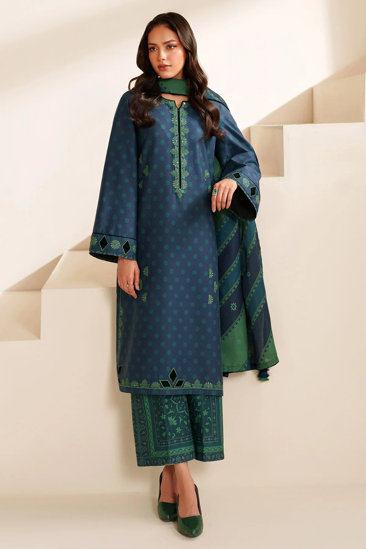 EMBROIDERED PREMIUM VISCOSE UW-0222