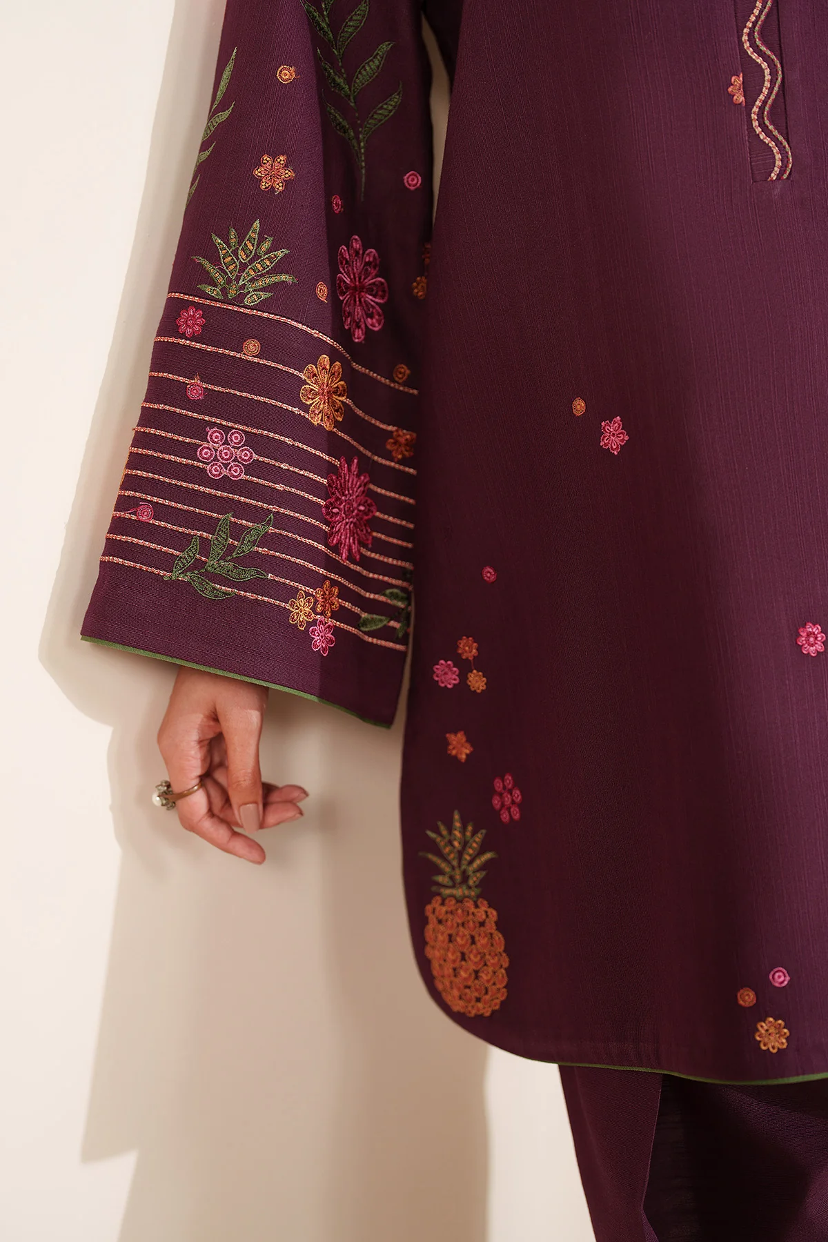 EMBROIDERED KHADDAR UW-0169 5 EMBROIDERED KHADDAR UW-0169