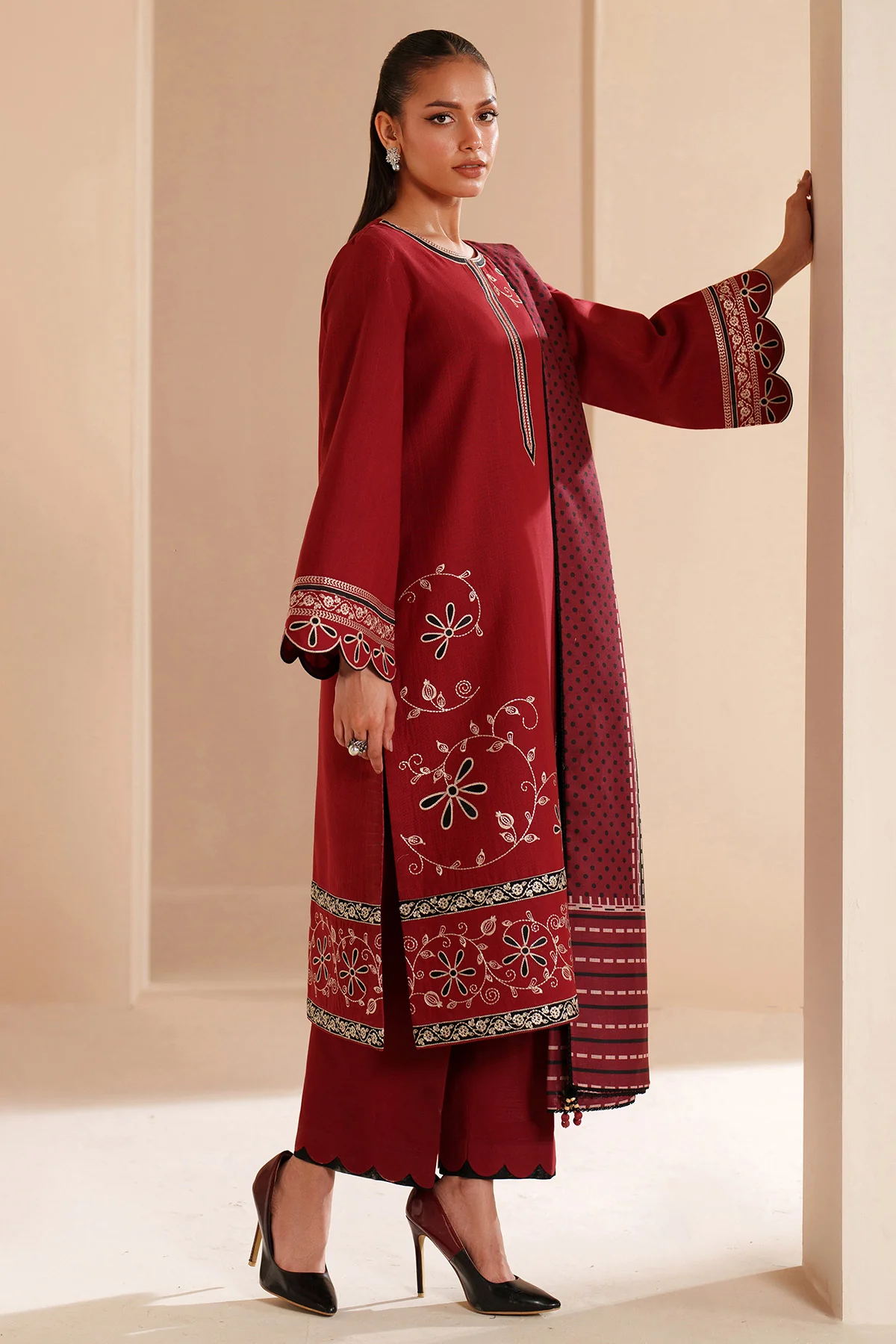 EMBROIDERED KHADDAR UW-0235