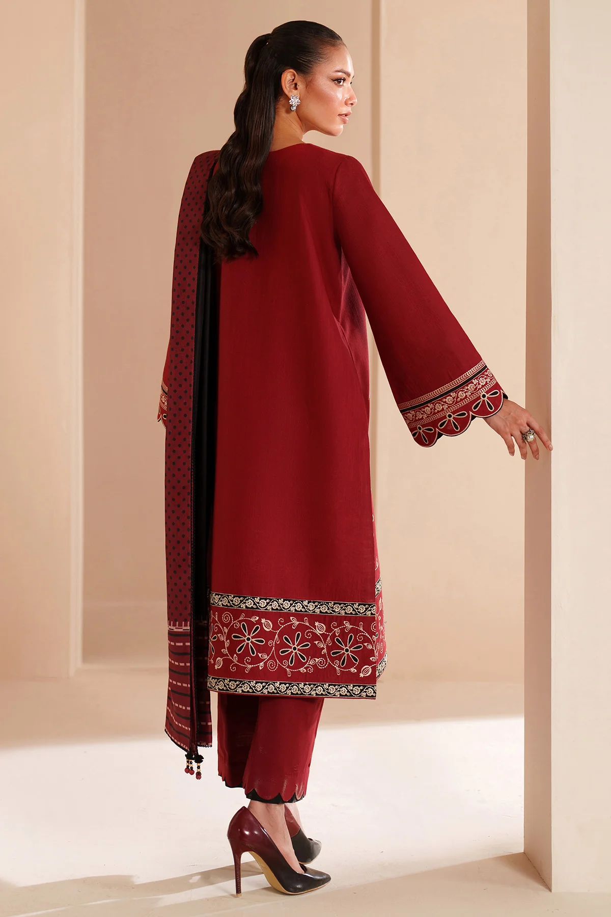 EMBROIDERED KHADDAR UW-0235 4 EMBROIDERED KHADDAR UW-0235