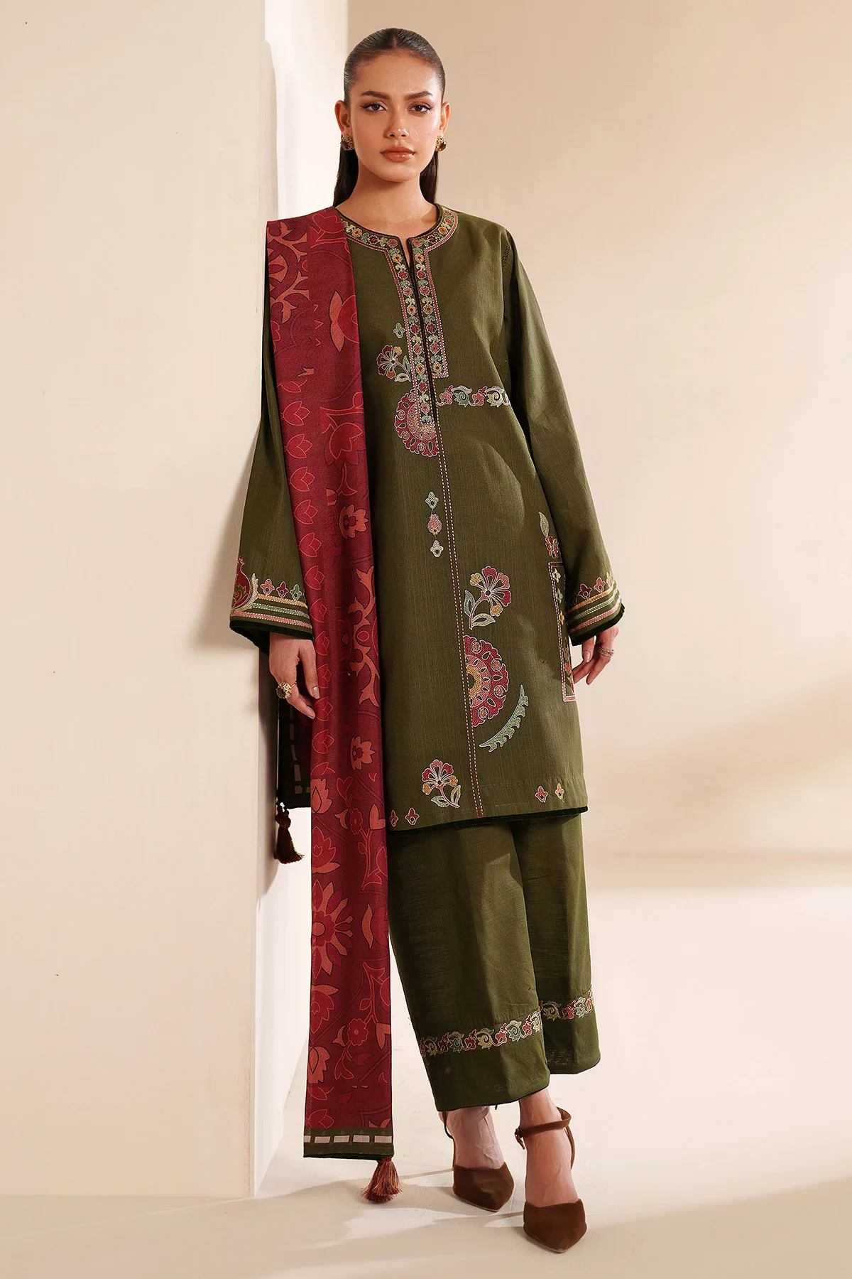 EMBROIDERED KHADDAR UW-0239