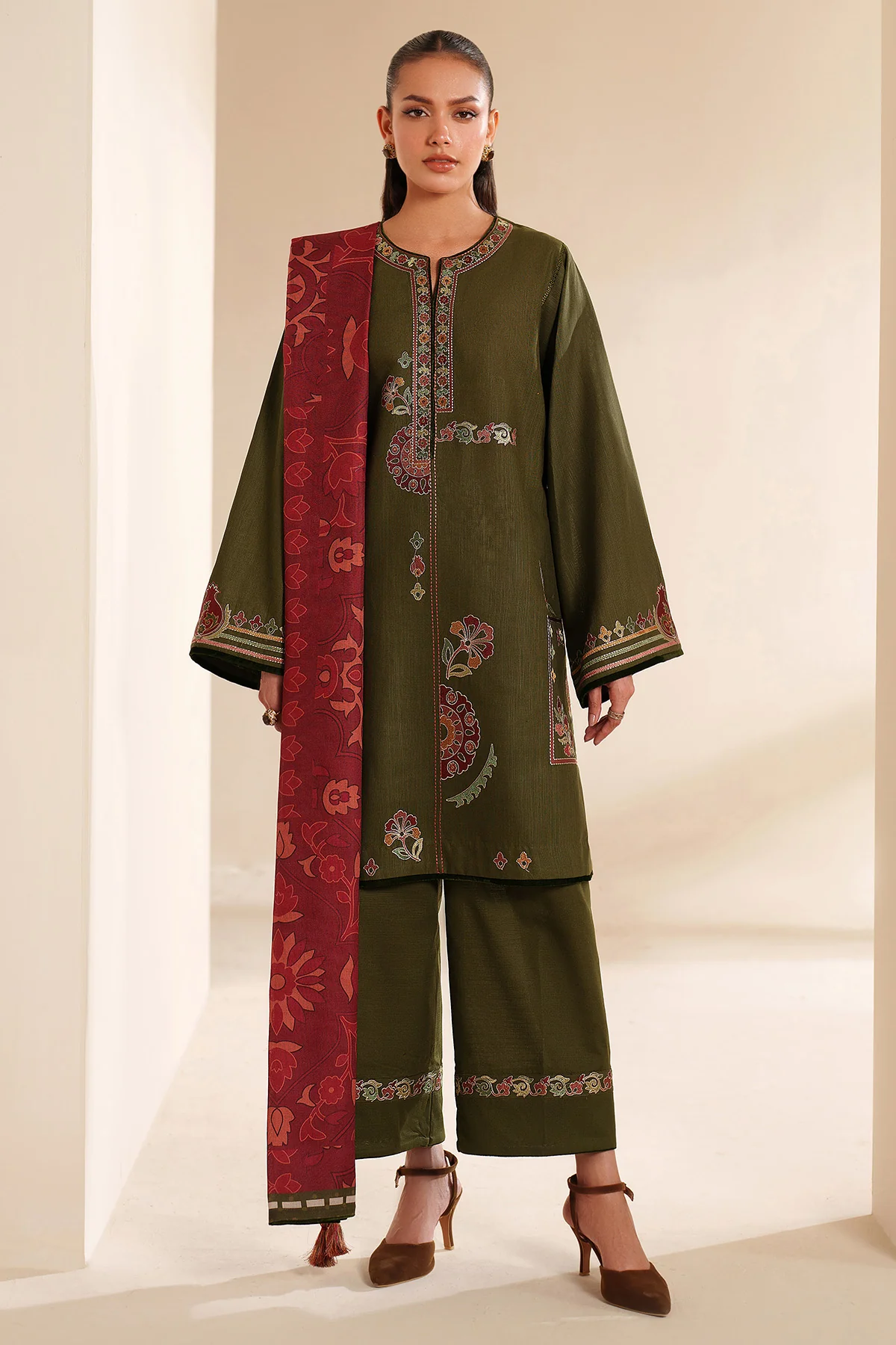 EMBROIDERED KHADDAR UW-0239
