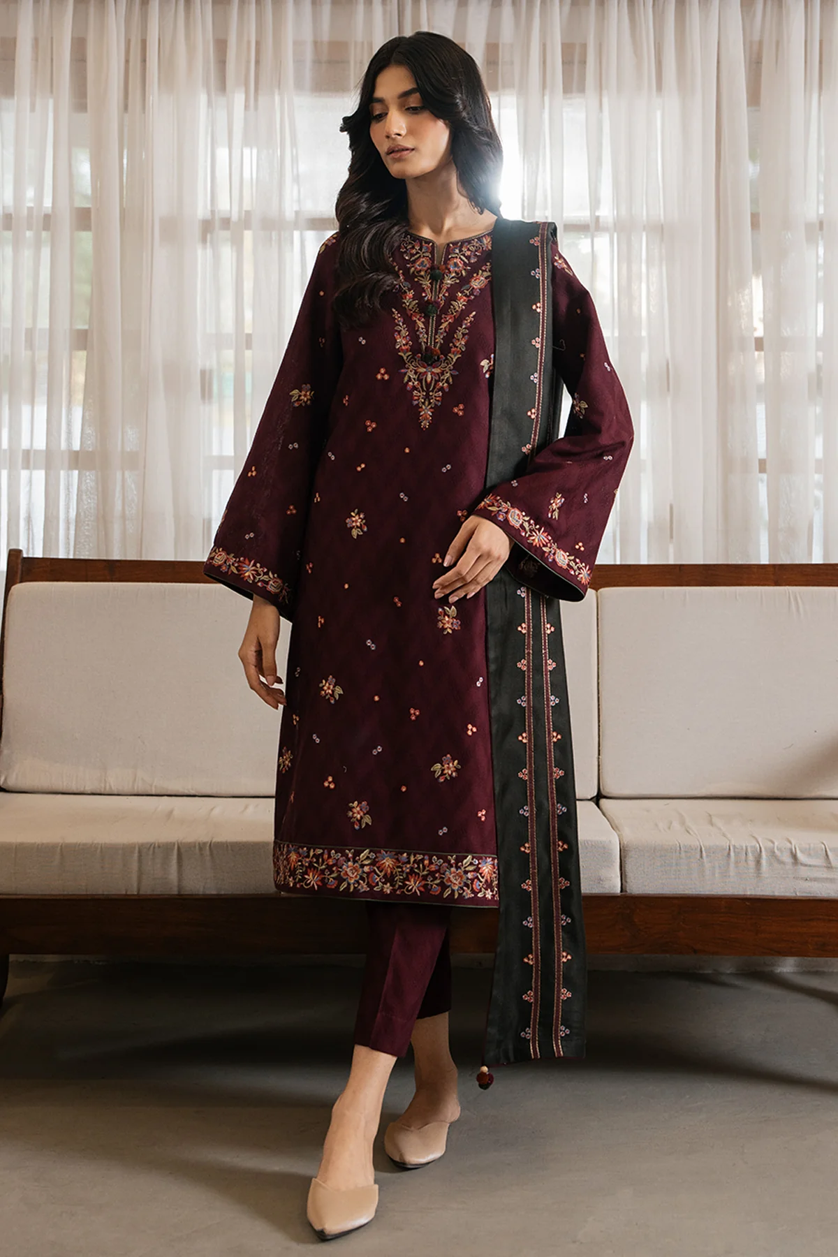 EMBROIDERED JACQUARD KHADDAR UW-0130 2 EMBROIDERED JACQUARD KHADDAR UW-0130
