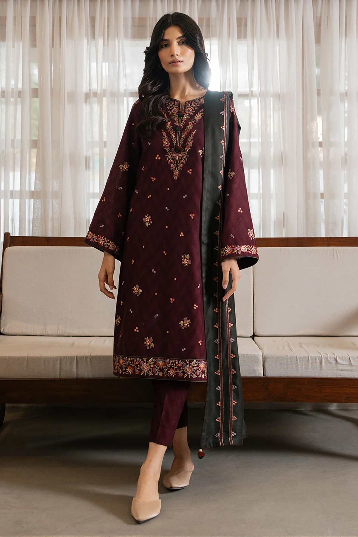 EMBROIDERED JACQUARD KHADDAR UW-0130 5 EMBROIDERED JACQUARD KHADDAR UW-0130