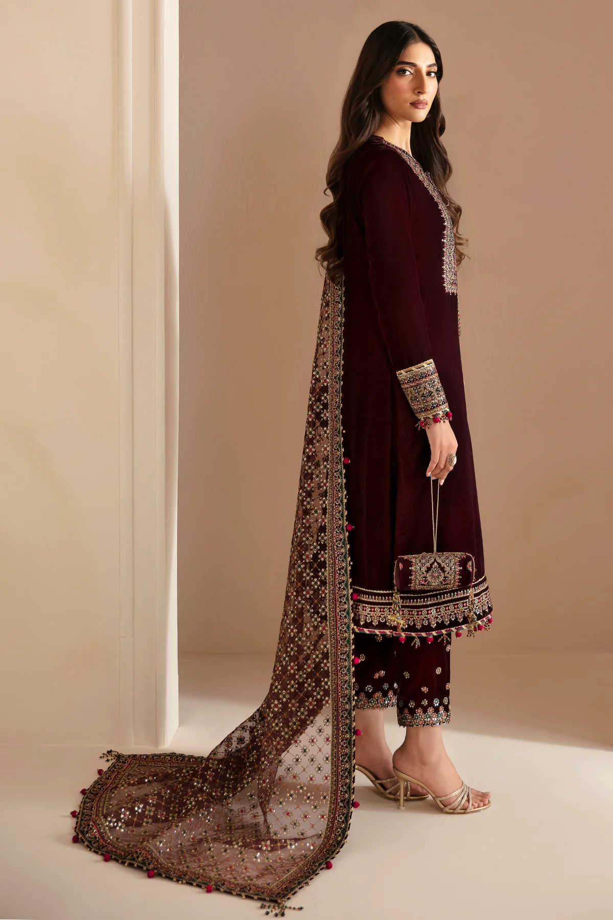 Embroidered Velvet Formal VF-2022 5 Embroidered Velvet Formal VF-2022